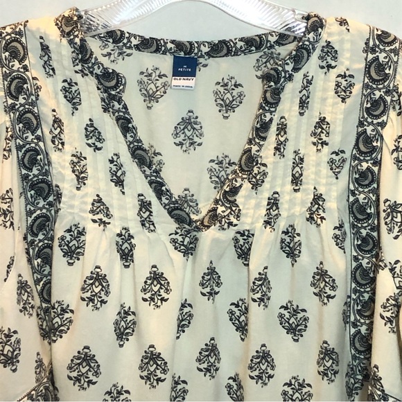 Old Navy boho peasant blouse gray and cream medium petite - Picture 4 of 14